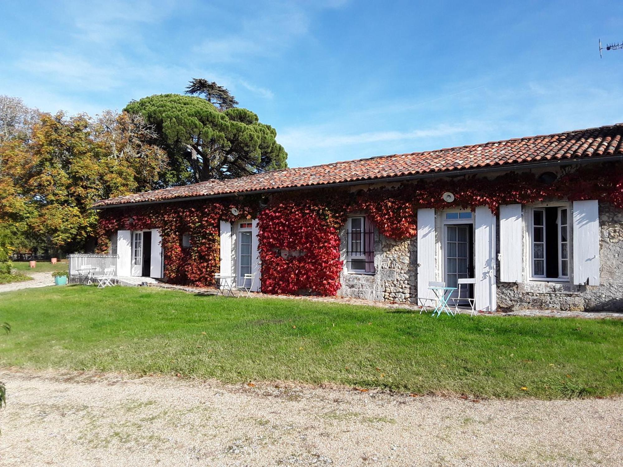 Domaine Les Galards Bed & Breakfast La Garde  Exterior photo